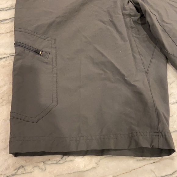 Like New Patagonia Shorts 32 - Picture 4 of 8